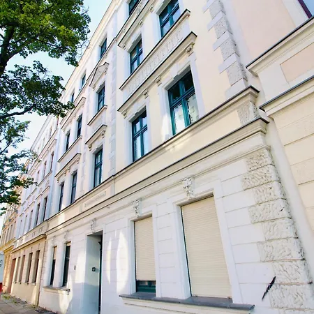 Apartment Froehlich Am Staatstheater, Zentrale Lage, Fuer Bis Zu 4 Personen, 46Qm Cottbus Exterior photo