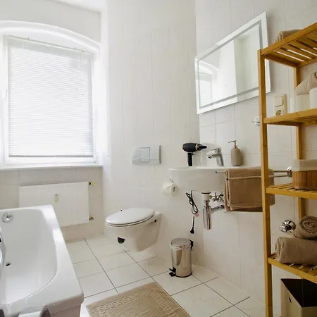 Apartment Froehlich Am Staatstheater, Zentrale Lage, Fuer Bis Zu 4 Personen, 46Qm Cottbus Exterior photo