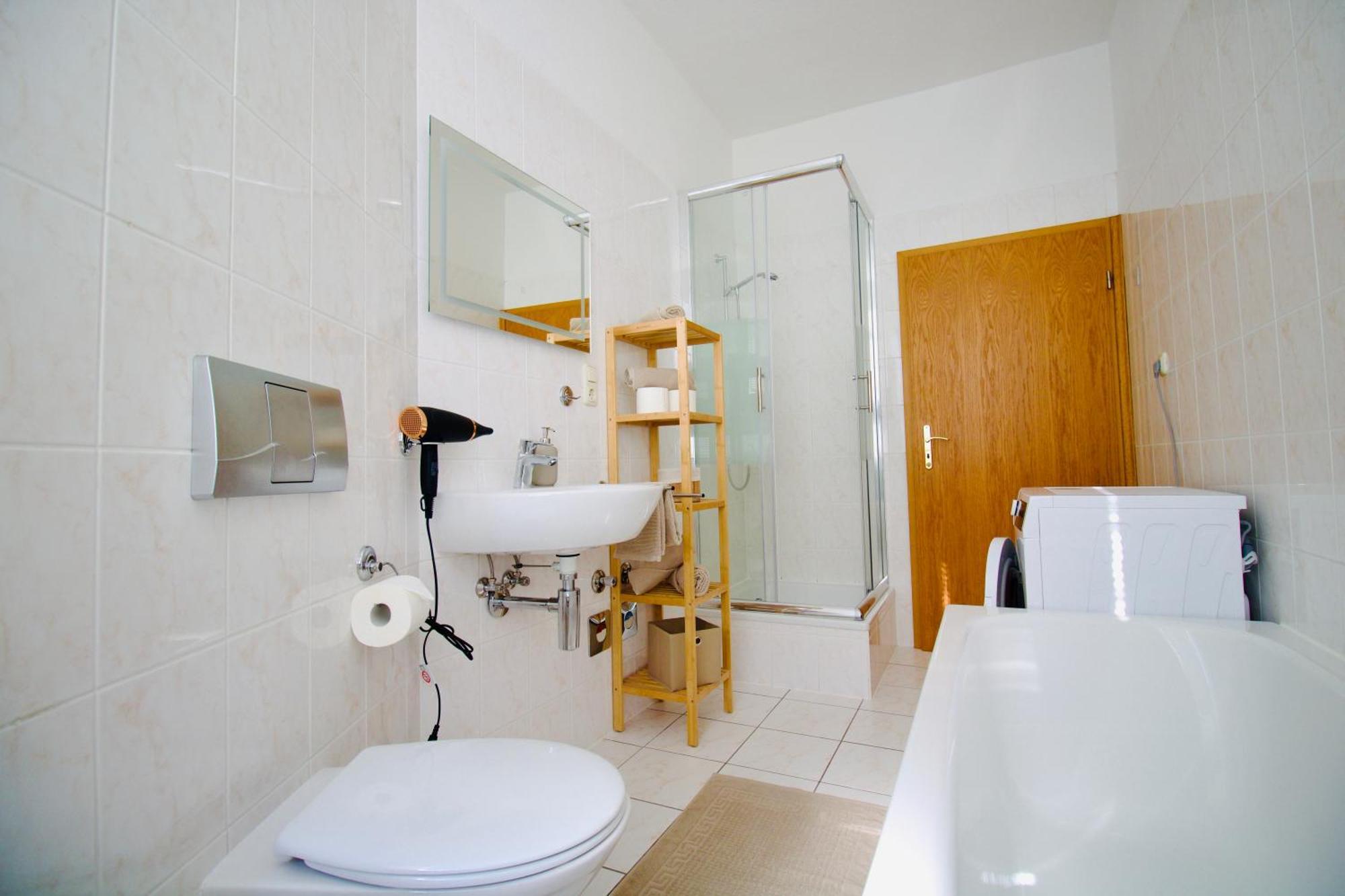 Apartment Froehlich Am Staatstheater, Zentrale Lage, Fuer Bis Zu 4 Personen, 46qm Cottbus