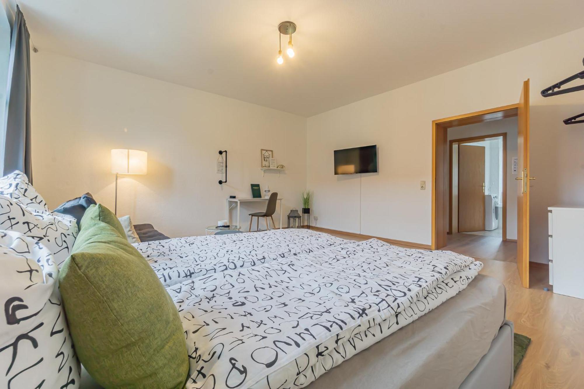 Apartment Froehlich Am Staatstheater, Zentrale Lage, Fuer Bis Zu 4 Personen, 46qm Cottbus