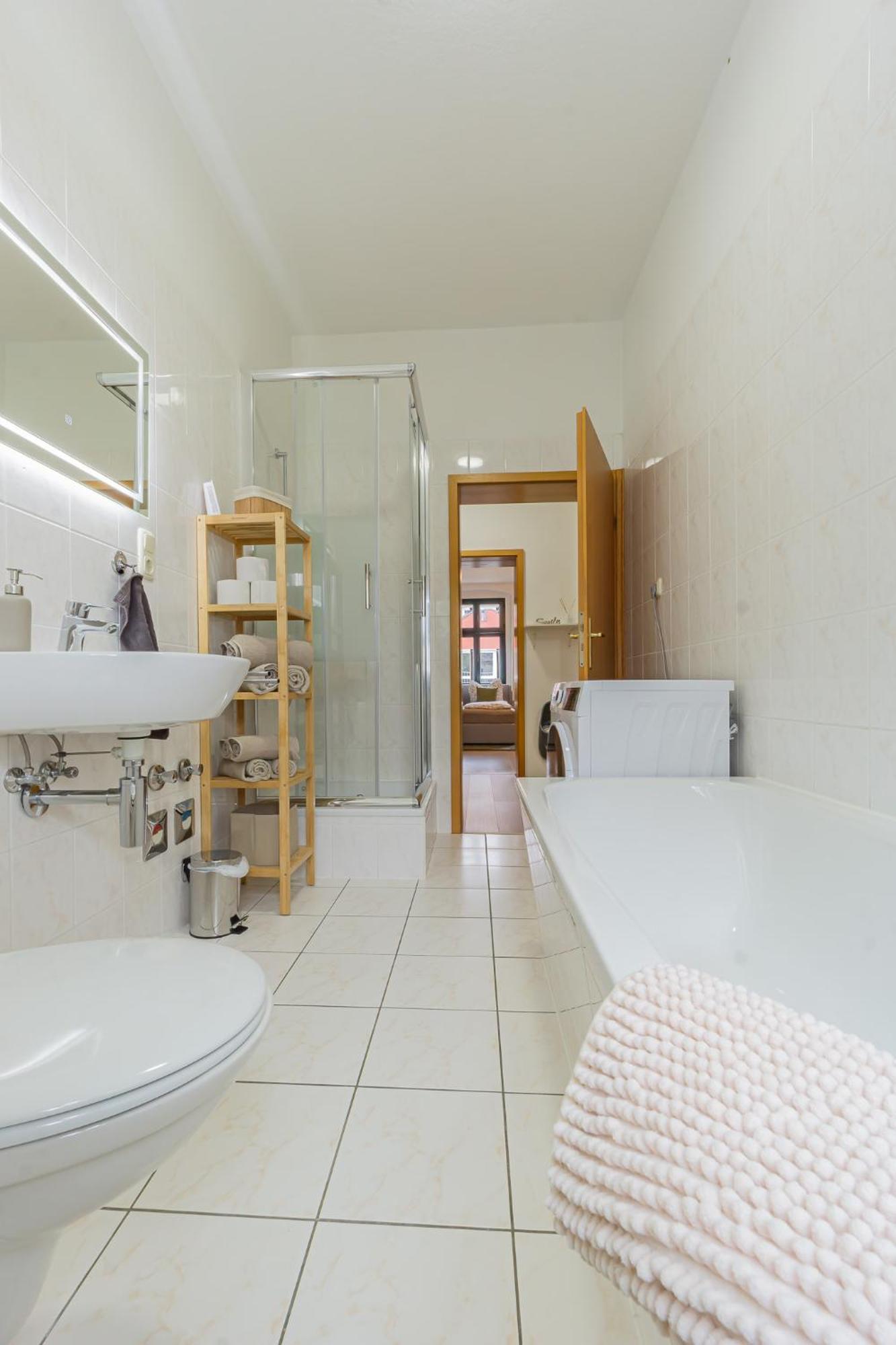 Apartment Froehlich Am Staatstheater, Zentrale Lage, Fuer Bis Zu 4 Personen, 46qm